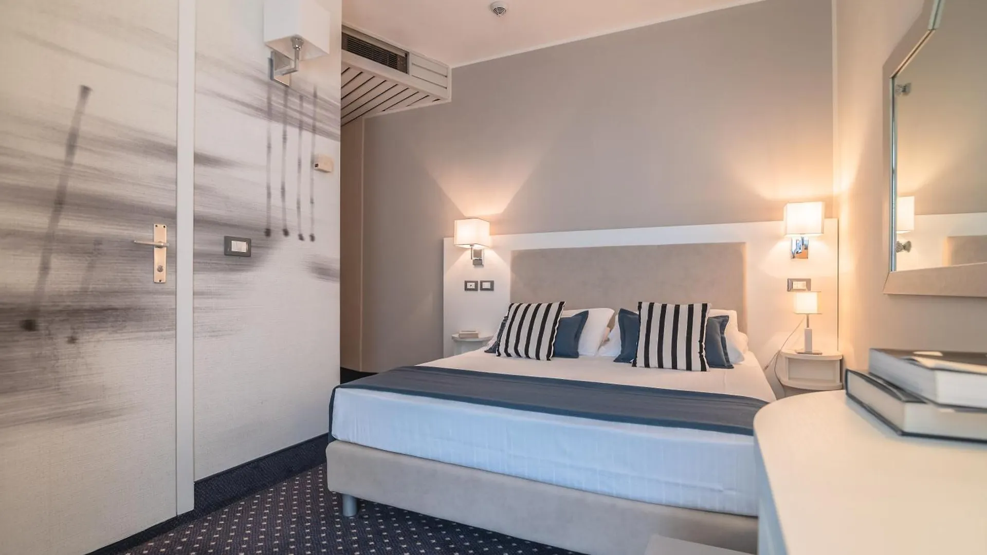 Hotel Anthony Lido di Jesolo 4*,
