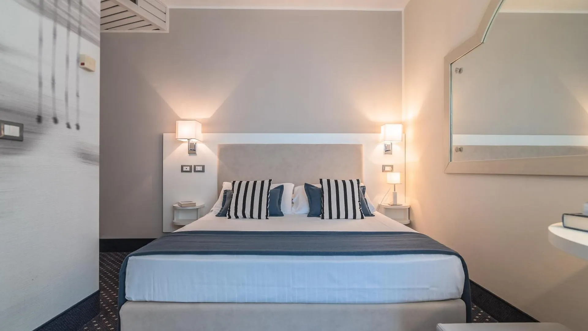 Hotel Anthony Lido di Jesolo 4*,